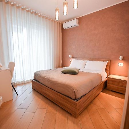 Karol Wojtyla Airport Bari Hotel Buitenkant foto