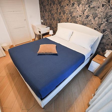 Karol Wojtyla Airport Bari Hotel Buitenkant foto