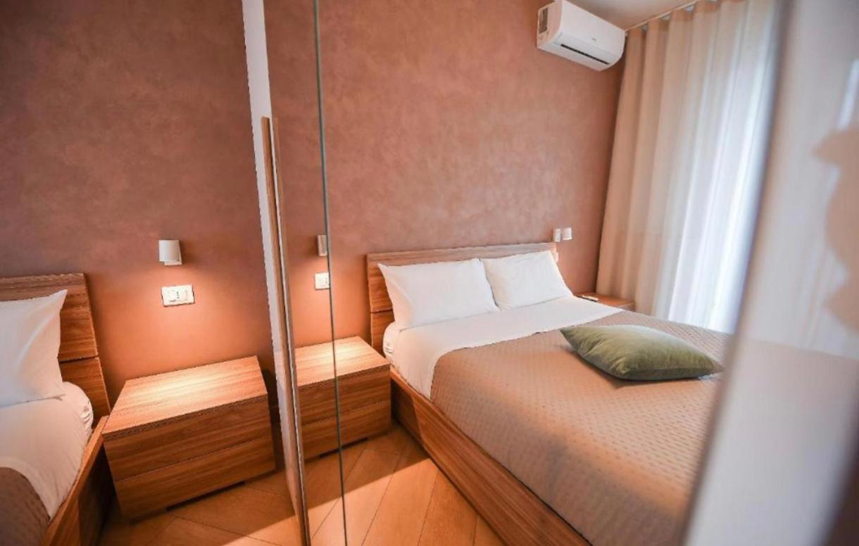 Karol Wojtyla Airport Bari Hotel Buitenkant foto