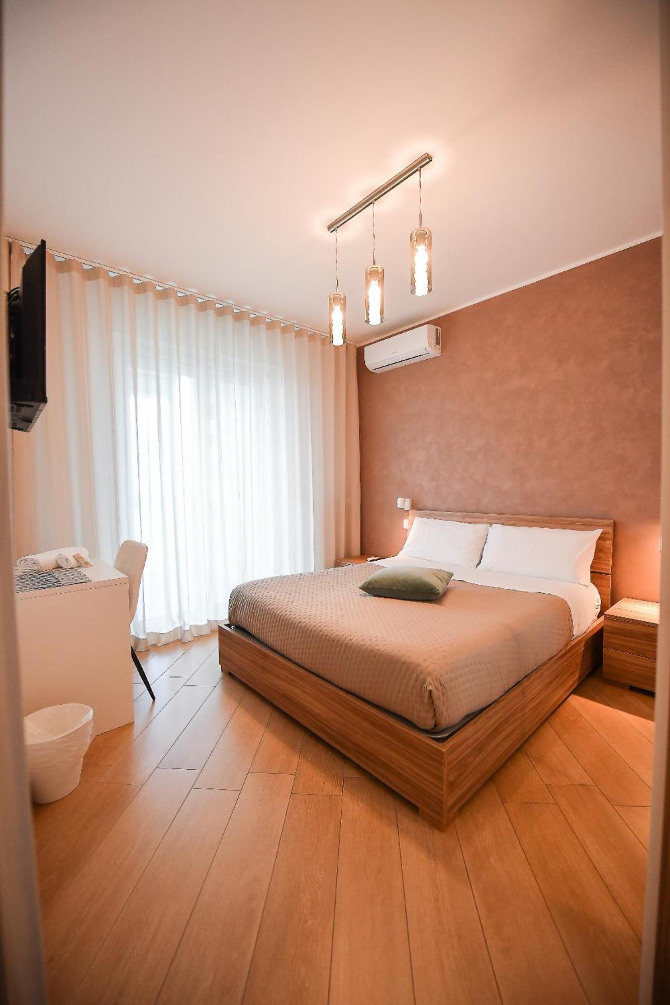 Karol Wojtyla Airport Bari Hotel Buitenkant foto