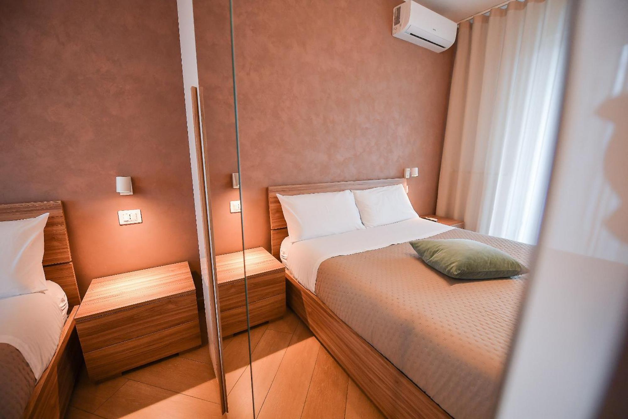 Karol Wojtyla Airport Bari Hotel Buitenkant foto