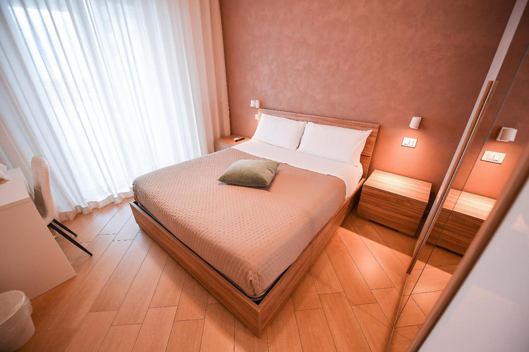 Karol Wojtyla Airport Bari Hotel Buitenkant foto