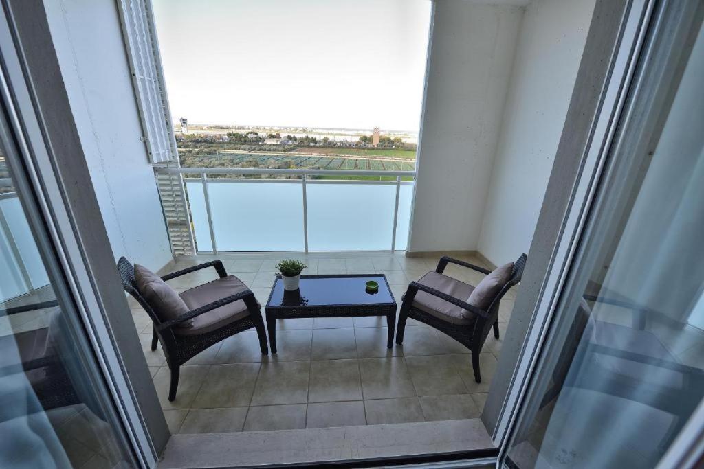 Karol Wojtyla Airport Bari Hotel Buitenkant foto