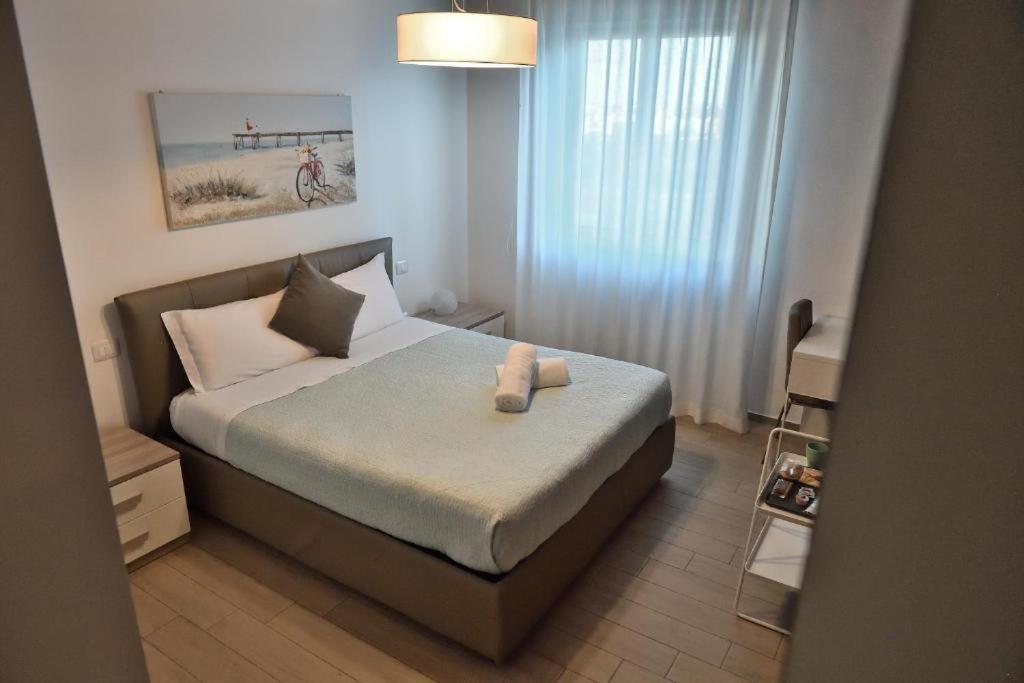 Karol Wojtyla Airport Bari Hotel Buitenkant foto