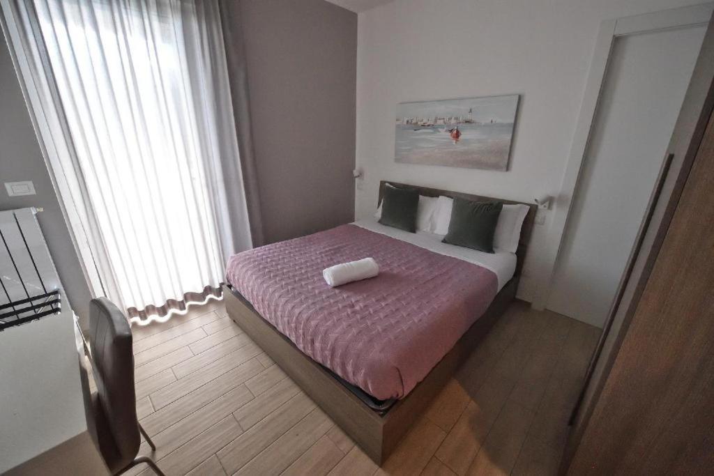 Karol Wojtyla Airport Bari Hotel Buitenkant foto