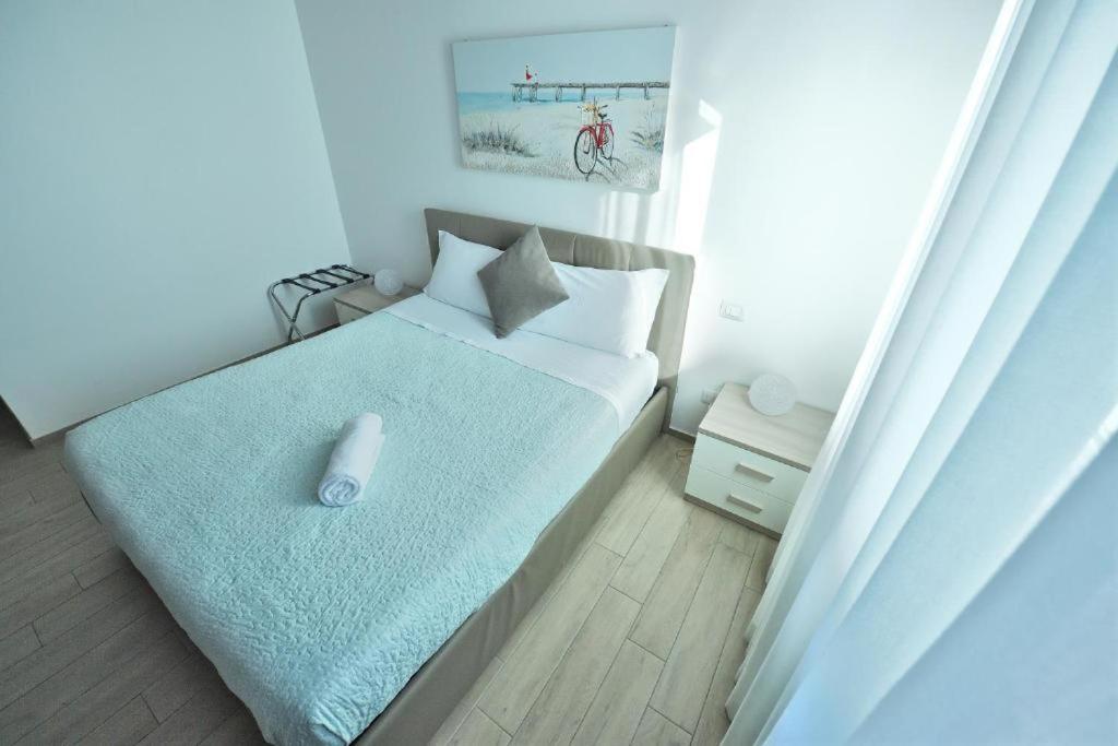 Karol Wojtyla Airport Bari Hotel Buitenkant foto